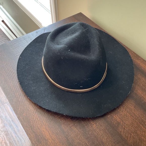 NWOT Cowboy Hat Black w/ Gold Chain Accent - Picture 2 of 4